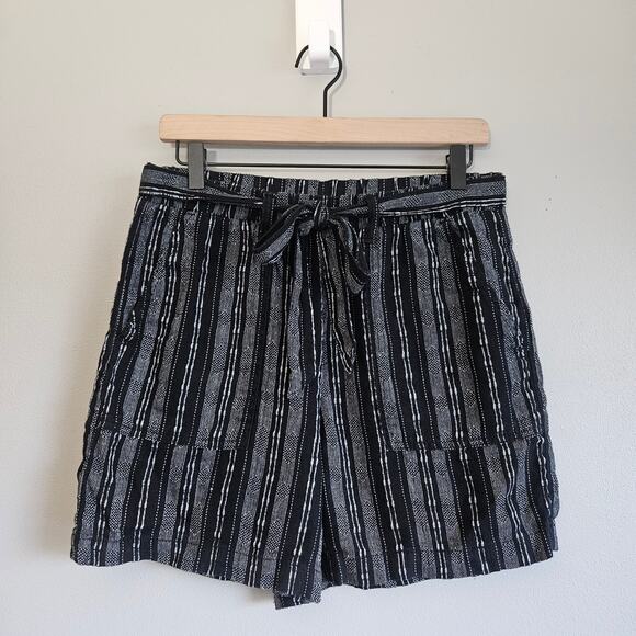 A.n.a Linen Shorts Womens M Black White Striped Minimalist Boho Casual Summer - Picture 1 of 10